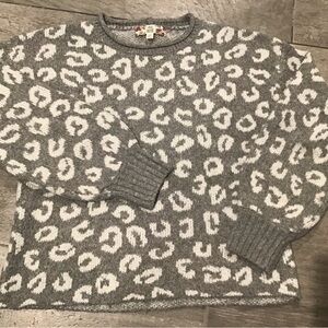 Women’s Gray and White Leopard Sweater